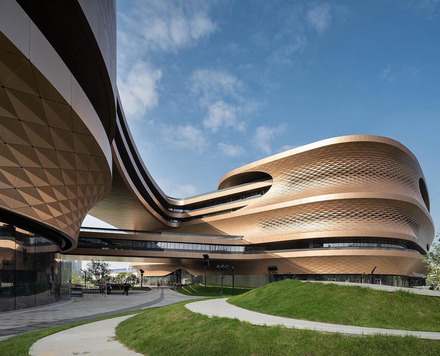 Arc.Only - Infinitus Plaza by Zaha Hadid Architects